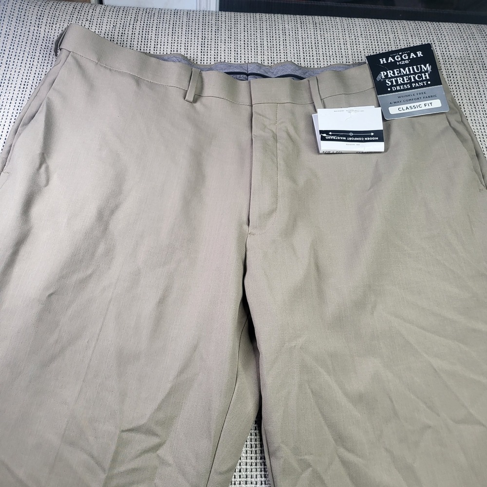 Haggar Dress Pants Mens 42x30 Tan H26 Premium Stretch Classic Fit Wrinkle Free